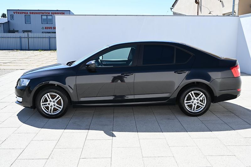 Škoda Octavia 1.6TDI 77KW Ambition rezervace - fotka 10 z 49
