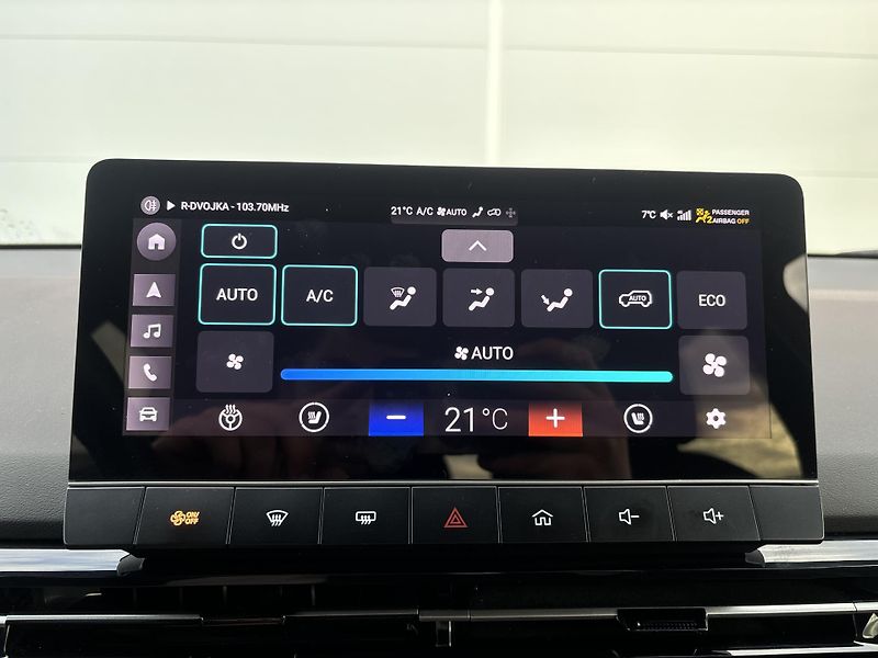 MG MG4 320kW 4x4 XPOWER  64kWh DPH - fotka 22 z 24