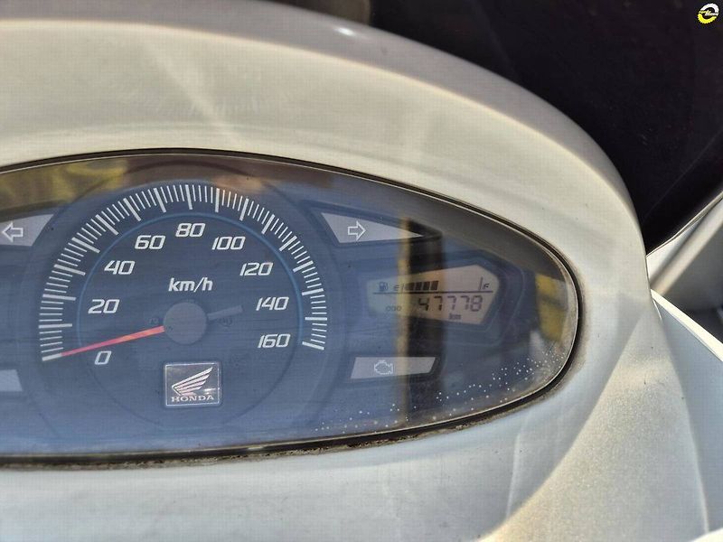 Honda PCX 125 (2011) - fotka 23 z 24