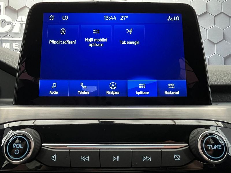 Ford Kuga 2.5 Duratec HEV 4x4 TITANIUM - fotka 18 z 56