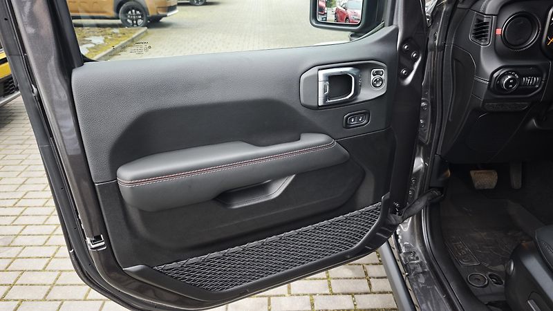 Jeep Wrangler (2025) Unlimited 2,0T  Rubicon ČR - fotka 20 z 39