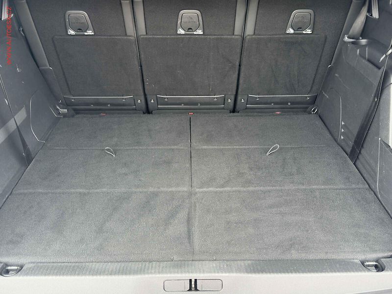 Peugeot 5008 (2020) 1.5 HDi, 2.maj,ČR, Allure - fotka 7 z 24