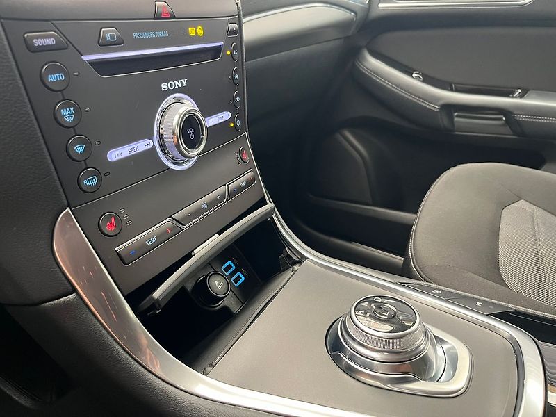Ford Galaxy 2.5 HEV TITANIUM 7 míst - fotka 17 z 62