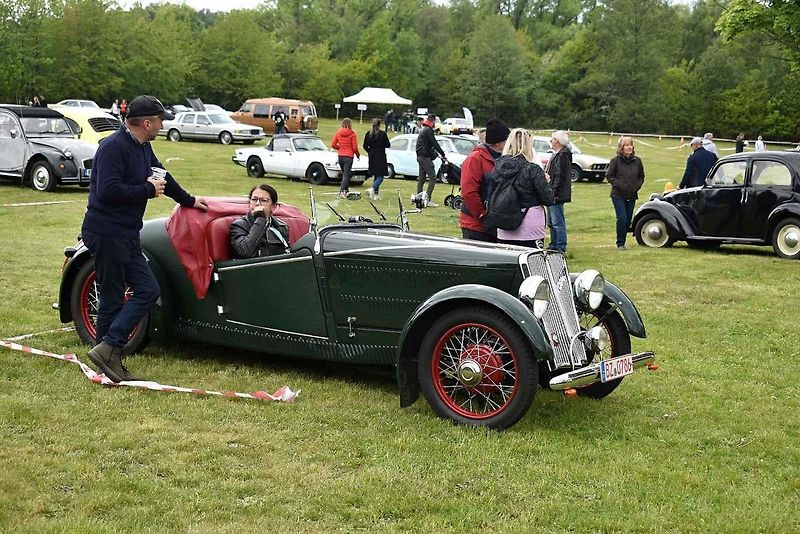 Ve Varnsdorfu se potkali majitelé několika desítek automobilových veteránů.