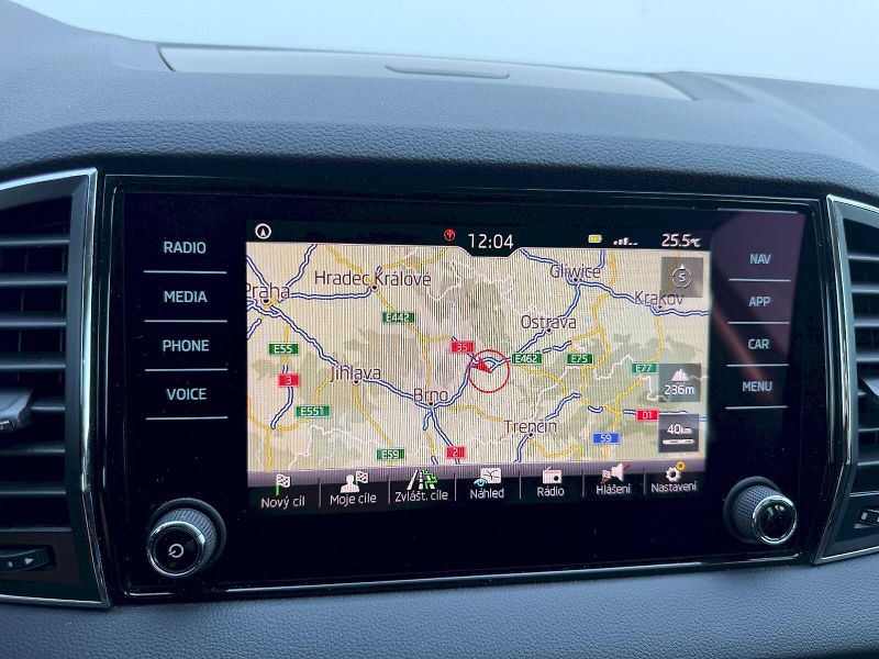 Škoda Karoq (2020) 1.5 TSI 110kW DSG Style - fotka 21 z 35