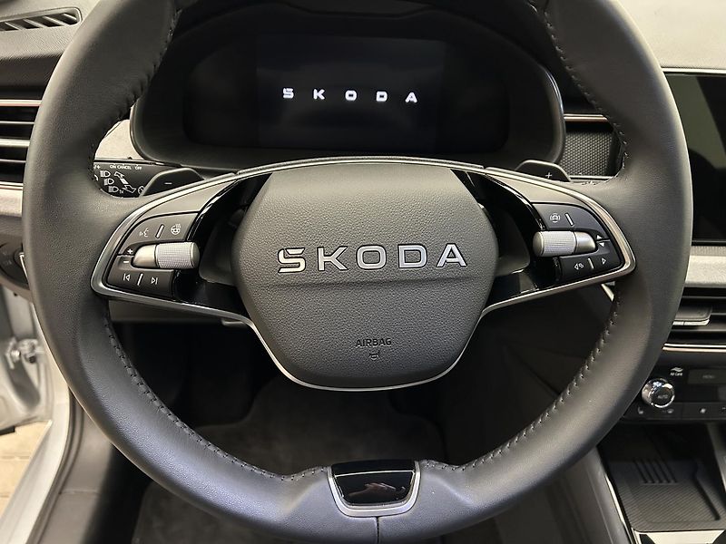 Škoda Scala 1.0 TSI Top selection - fotka 8 z 24