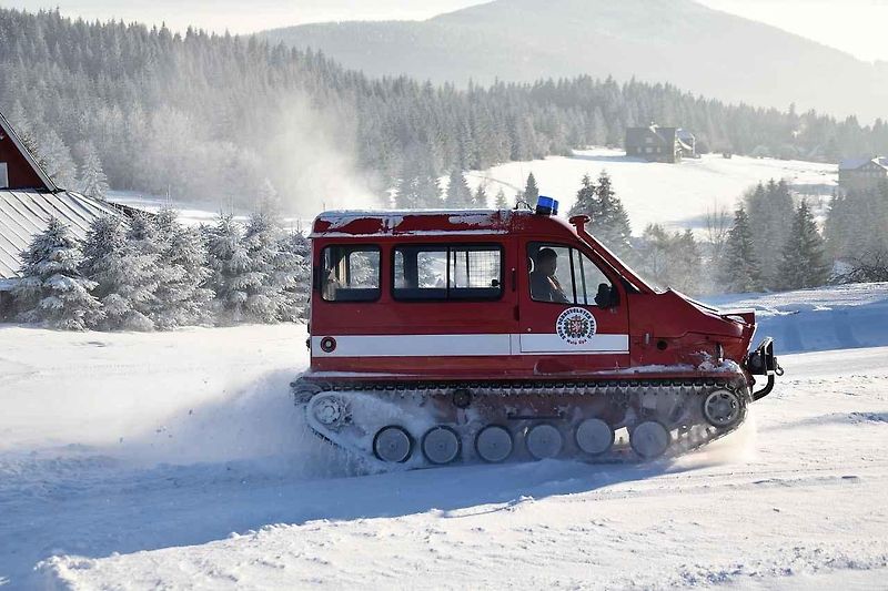 GAZ - 3409 Bobr pózuje před Sněžkou