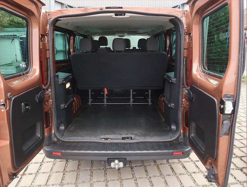 Renault Trafic (2019) 1.6 dCi, Bus, 9Míst, ČR, DPH - fotka 13 z 15