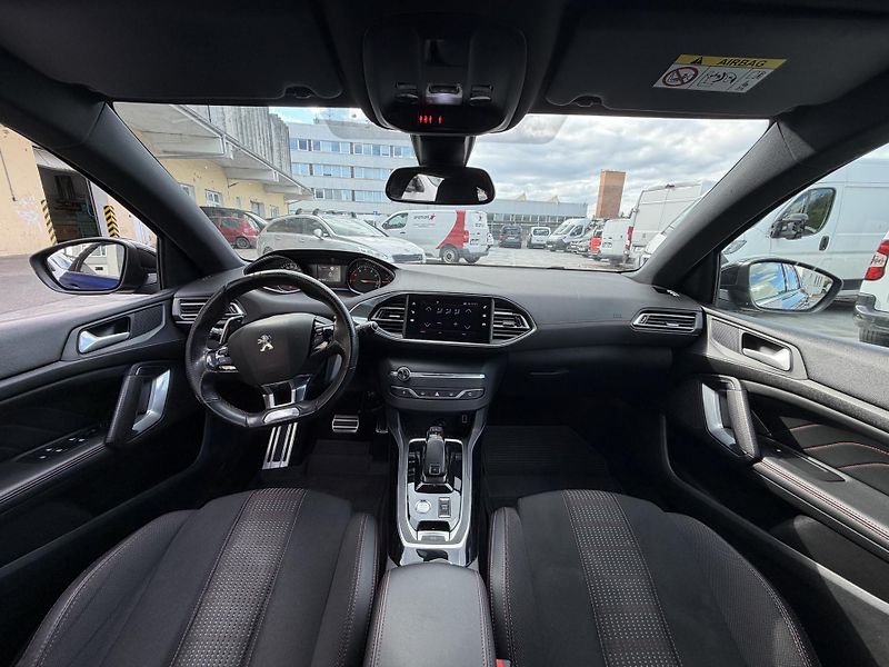 Peugeot 308 (2019) SW GT LINE 1.2 130k EAT8 - fotka 23 z 38
