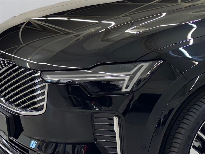 Volvo XC90 (2026) 2,0  B5 Plus Bright - fotka 5 z 15