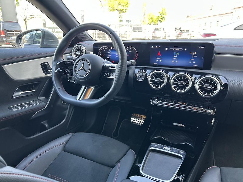 Mercedes-Benz CLA 200 Shooting Brake AMG - fotka 13 z 28