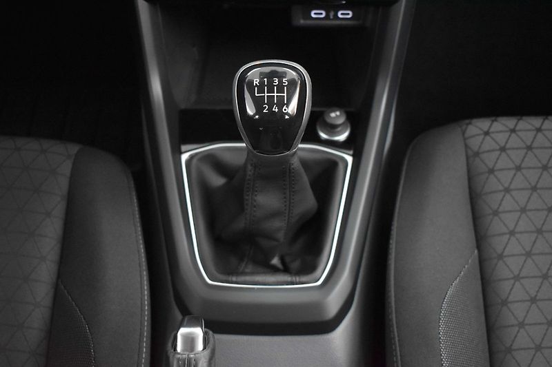 Volkswagen T-Cross 1.0 TSI 81kW KAMERA*ACC*BLIS* - fotka 21 z 38