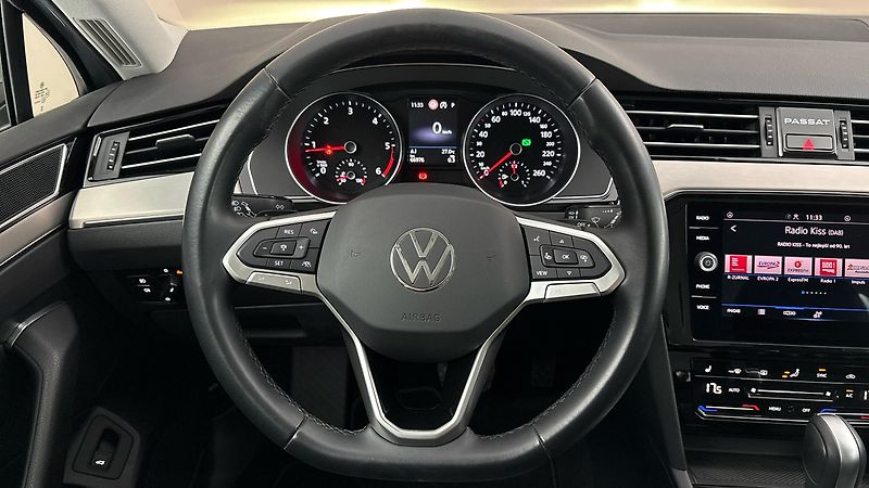 Volkswagen Passat 2.0 TDI DSG Elegance Variant - fotka 9 z 26