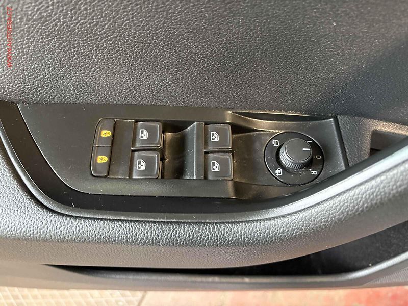Škoda Superb (2019) 1.5TSi, Ambition, DSG, bixen - fotka 12 z 18