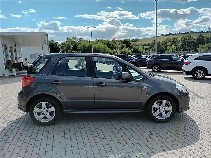 Suzuki SX4 1,6 REZERVACE - fotka 4 z 47