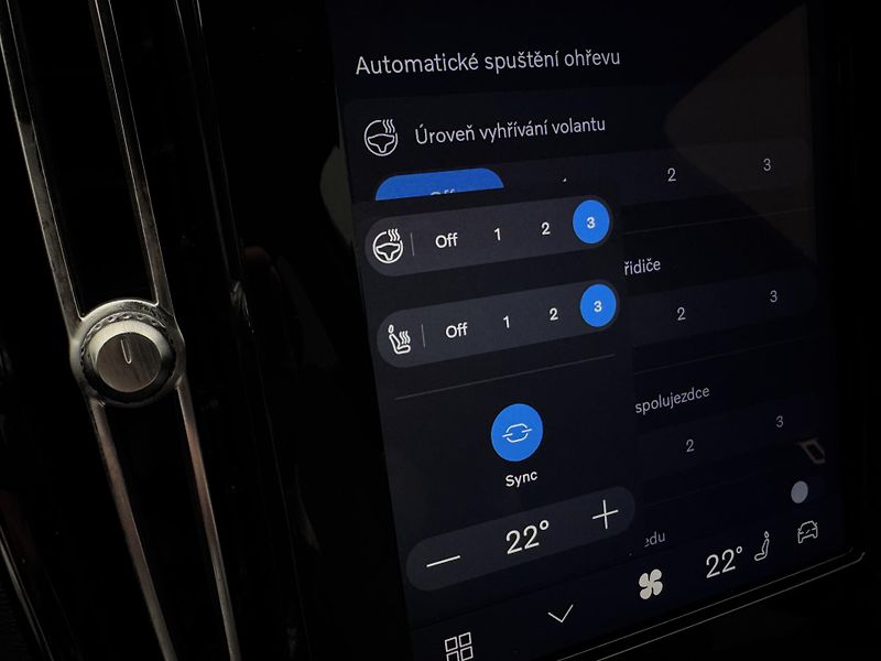 Volvo XC40 B3 DARK PLUS CZ REZERVACE - fotka 45 z 48