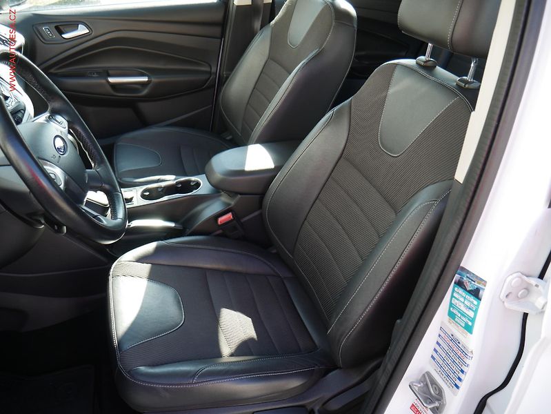 Ford Kuga (2015) 2.0 TDCi 4x4, ČR, AT, park - fotka 9 z 15