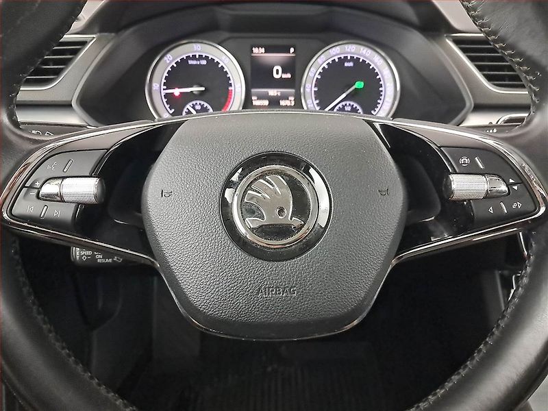 Škoda Superb (2021) 2.0 TDI, Automat, ČR,1.maj - fotka 16 z 24