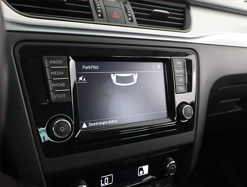 Škoda Rapid (2017) Spaceback 1.0 TSI, Navi - fotka 17 z 20