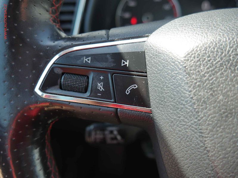 Seat Leon (2017) 1.8 TSi, 1.maj,ČR, AC, kůže - fotka 13 z 15