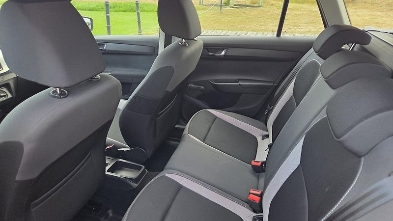 Škoda Fabia (2018)  1.0 TSI 81 kW Ambition CZ DPH - fotka 14 z 24