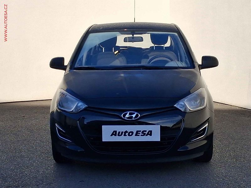 Hyundai i20 (2014) 1.2 i, Fifa WorldCup, AC, - fotka 2 z 15