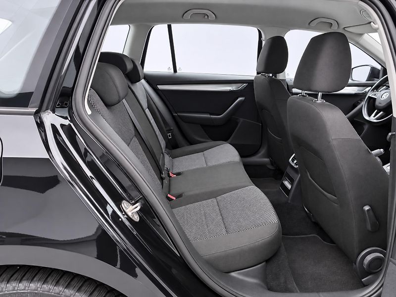Škoda Octavia 1,6 TDI 81kW Aut.klima Tempo - fotka 12 z 27