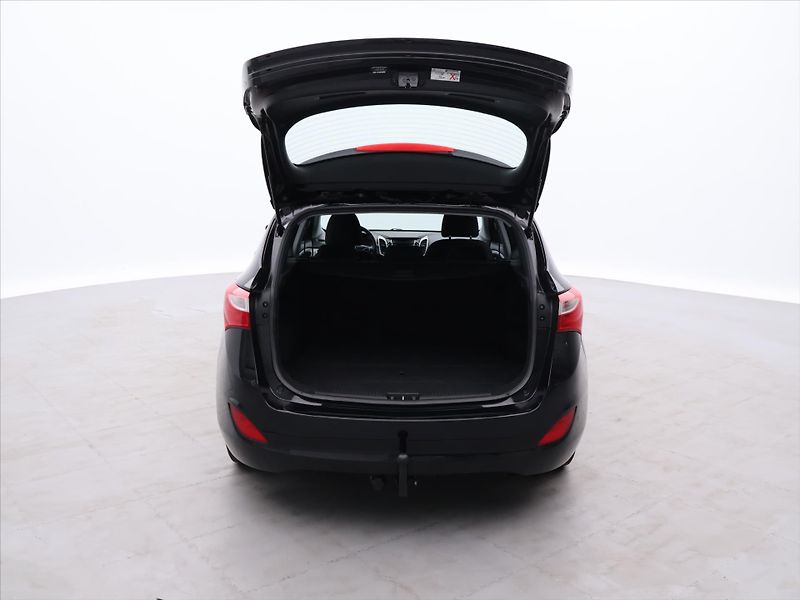 Hyundai i30 1,6 CRDi 81kW Trikolor - fotka 9 z 28