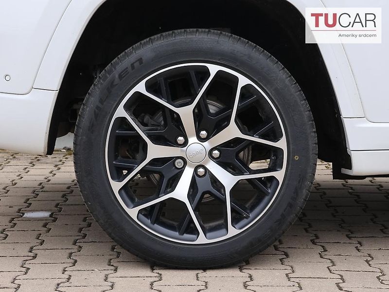 Jeep Grand Cherokee (2022) Summit Reserve 5.7 V8 HEMI  - fotka 6 z 41