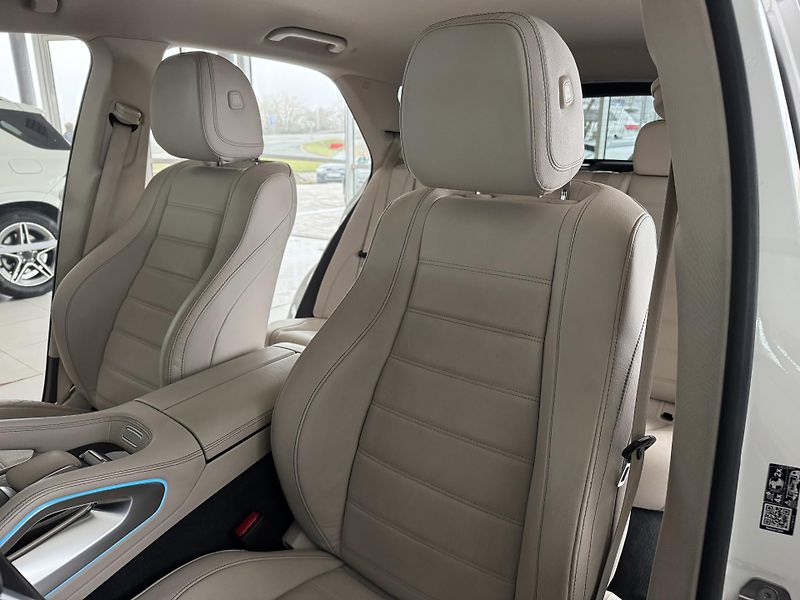 Mercedes-Benz GLE 300d 4M*AMG*AirMatic*REZERVACE - fotka 14 z 38