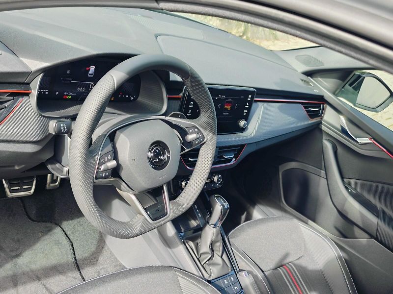 Škoda Scala (2024) 1,5 TSI 110 kW Monte Carlo DSG - fotka 13 z 44