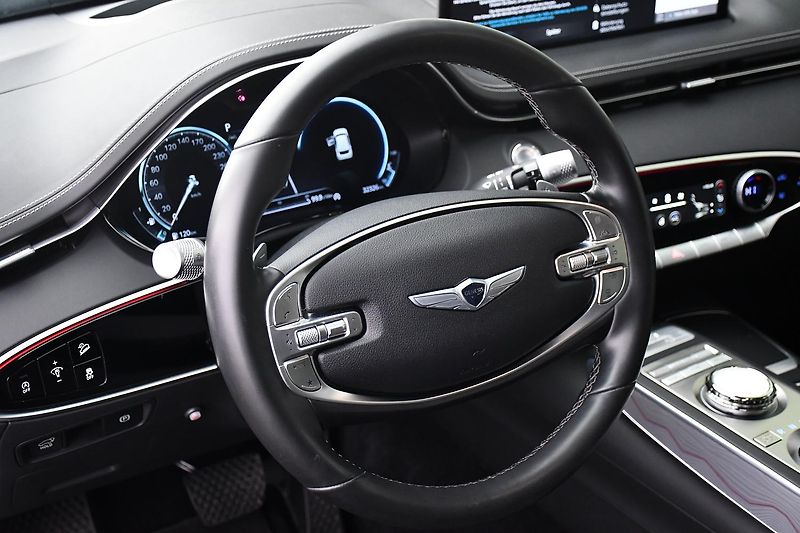 Genesis GV70 2.5T AWD AT8 LUXURY LINE - fotka 15 z 46