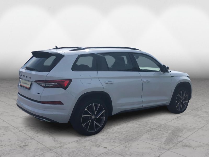 Škoda Kodiaq 2,0 TDI DSG 4x4 Sportline - fotka 2 z 30