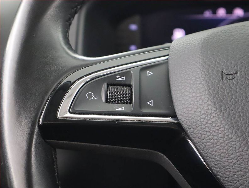 Škoda Karoq (2019) 2.0 TDI, Serv.kniha, Navi - fotka 16 z 21