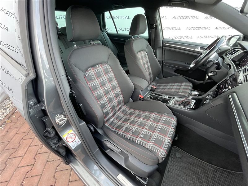 Volkswagen Golf 2,0 GTI  -APR 210kw Performanc - fotka 25 z 27