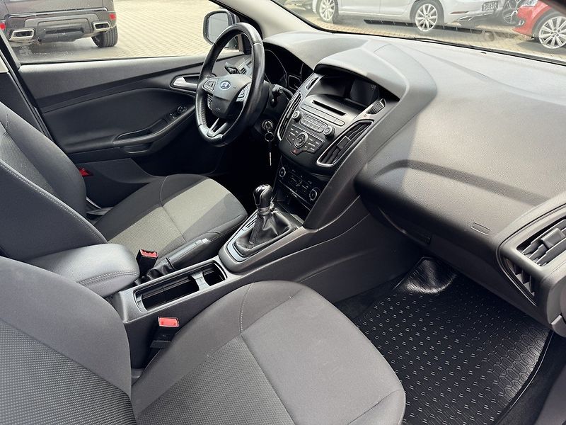 Ford Focus (2016) 1.6i Ti-VCT Klima Winter Paket - fotka 15 z 50