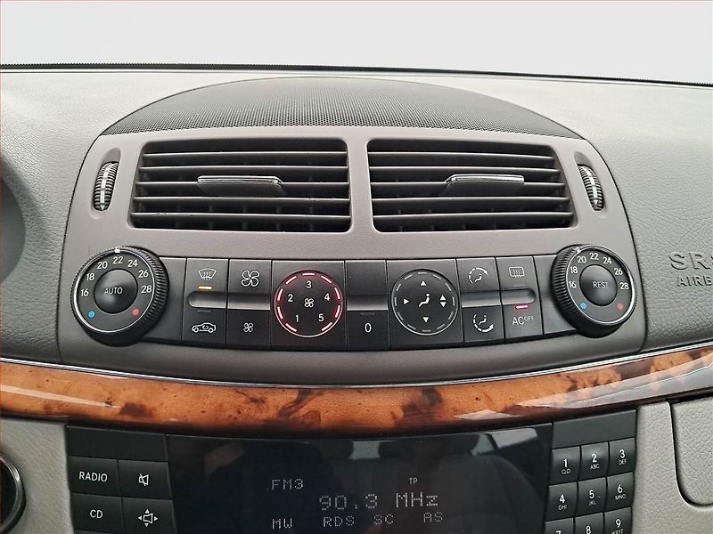 Mercedes-Benz Třídy E (2004) E 280 CDI , Automat, po STK - fotka 13 z 21
