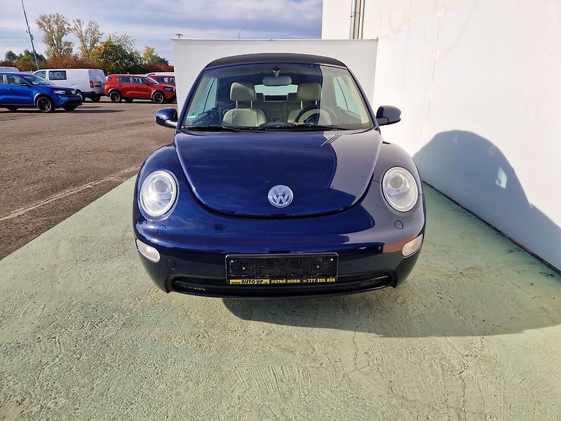 Volkswagen New Beetle Highline 2.0 - fotka 8 z 31