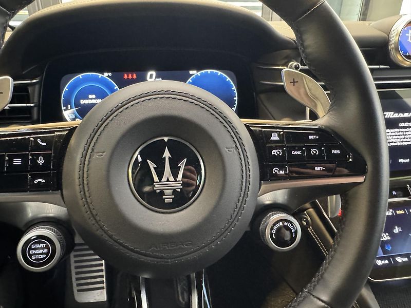 Maserati Grecale (2023) 300 HP - Záruka 03/2028 - fotka 19 z 19