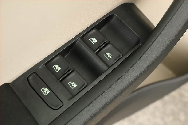 Škoda Fabia (2017) Style 1.0 TSI, Automat, ČR - fotka 9 z 18
