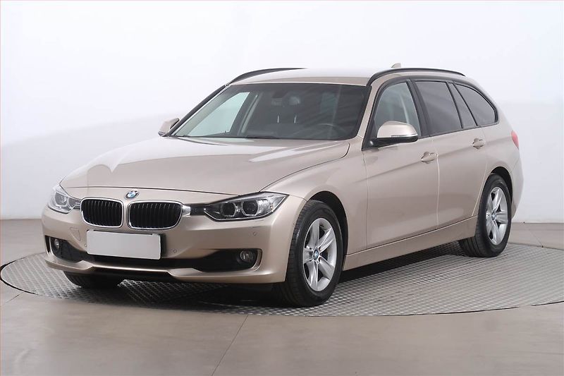 BMW Řada 3 (2015) 320 d xDrive, 4X4, Automat - fotka 2 z 24