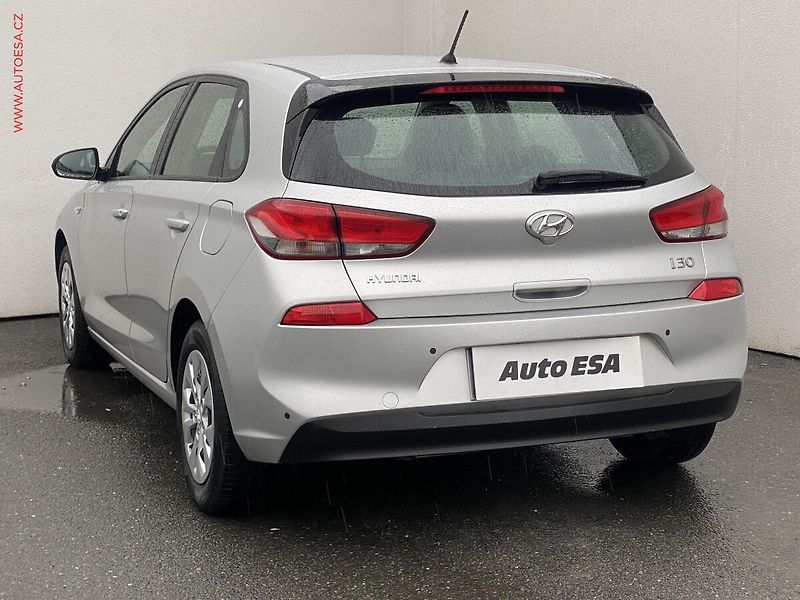Hyundai i30 (2019) 1.4 CVVT, ČR, AC, park.asist - fotka 6 z 17