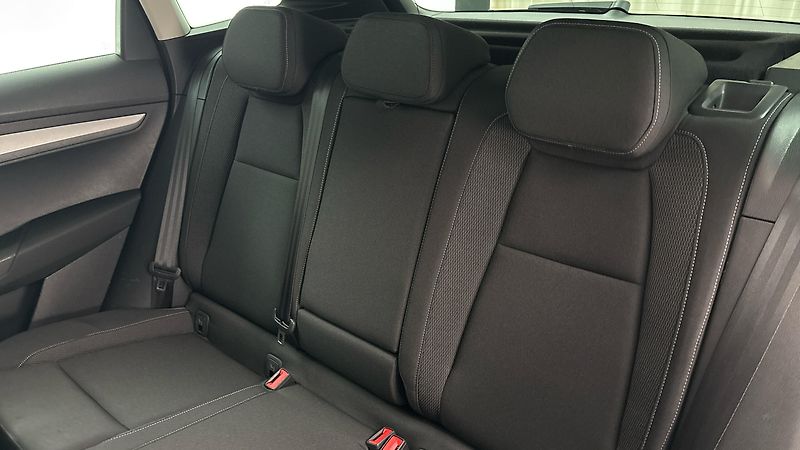 Škoda Karoq 2.0 TDI DSG 4x4 Ambition - fotka 16 z 27