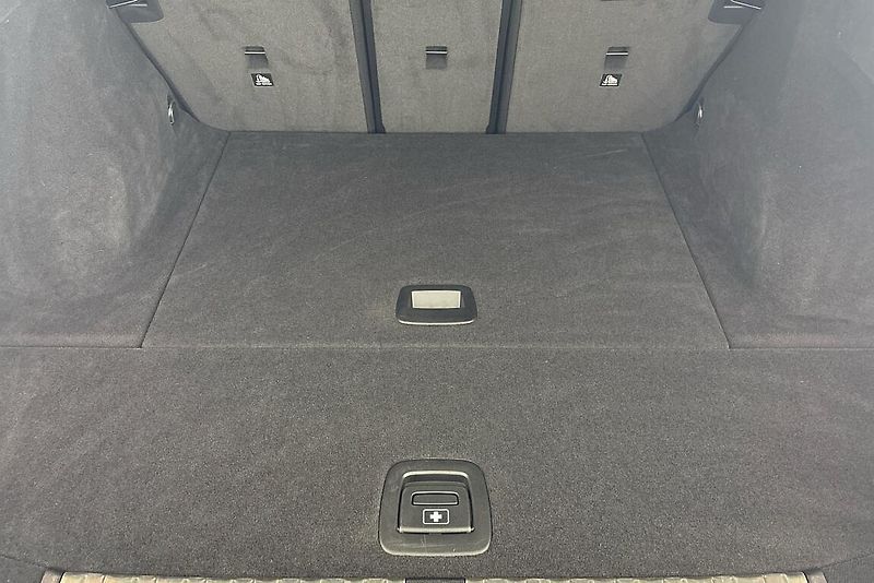 BMW Řada 3 řady 3 | 320d xDrive - fotka 14 z 16