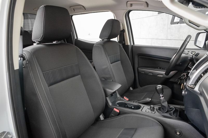 Ford Ranger 2.0 XLT*Naviják*4x4*TAŽNÉ*ČR 1 - fotka 11 z 46