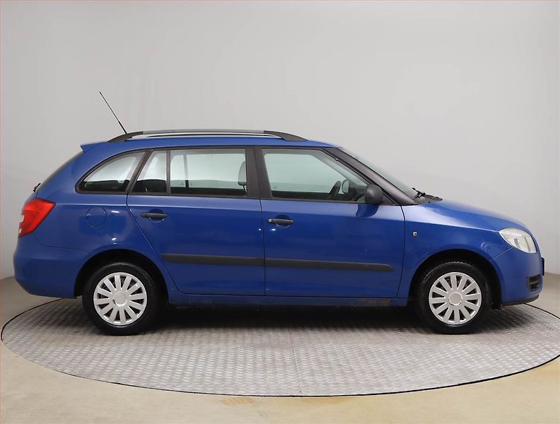 Škoda Fabia (2008) 1.4 16V, dobrý stav - fotka 6 z 13