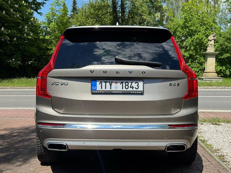 Volvo XC90 (2021) B5 AWD 1.MAJITEL ČR  CRYSTAL - fotka 5 z 27