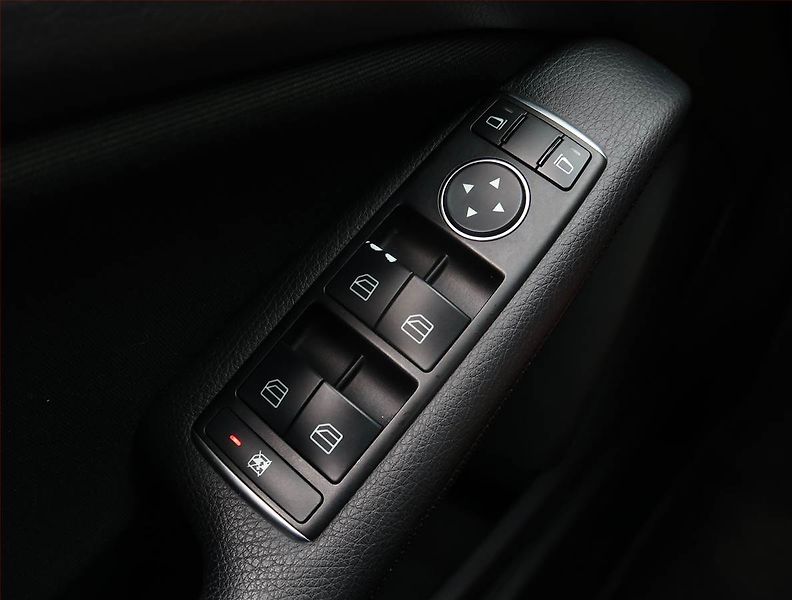 Mercedes-Benz Třídy A (2015) A 180 d, Park. senzory - fotka 17 z 18