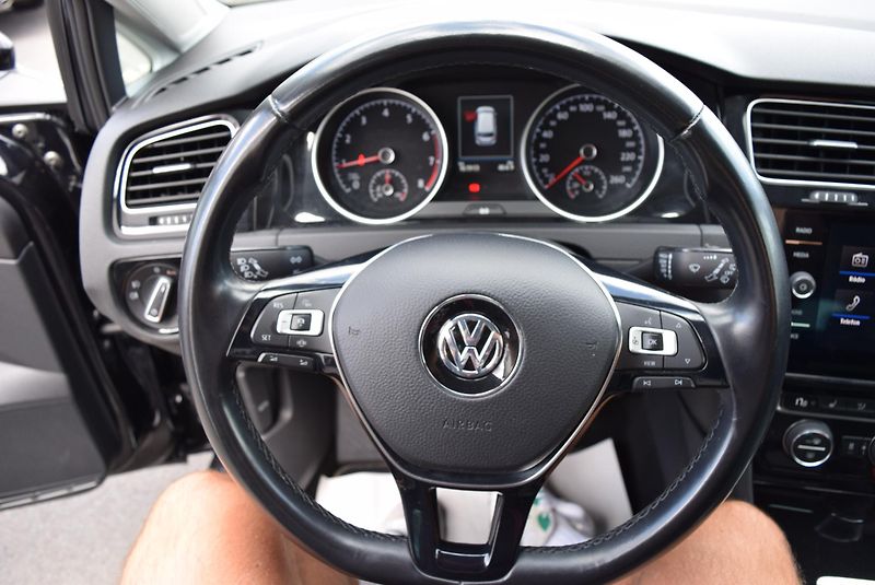Volkswagen Golf Variant (2020) 1.5TSI 110kw HLBMT TAŽ LED KAM - fotka 29 z 49