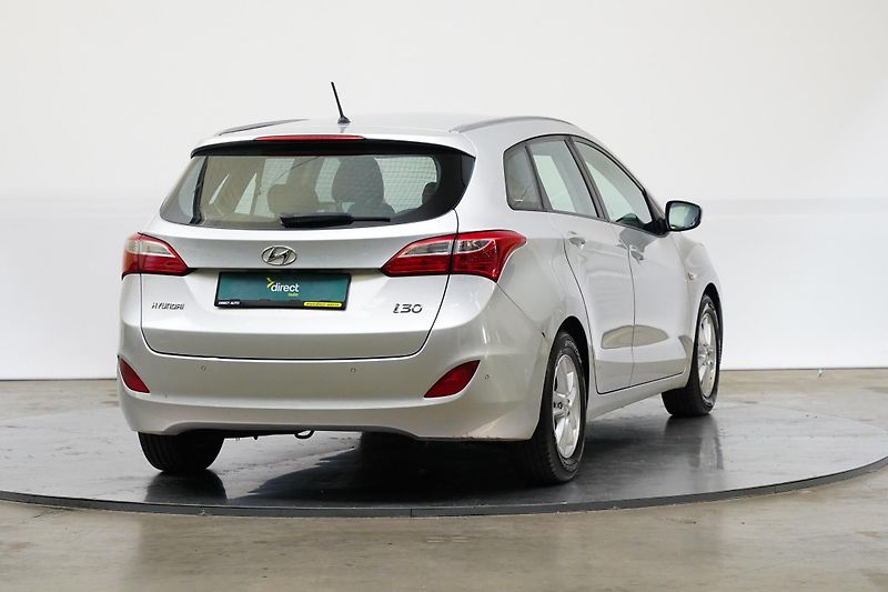 Hyundai i30 - fotka 2 z 25